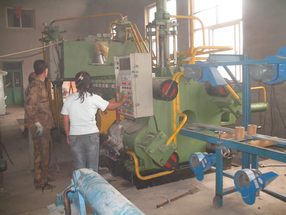 二手铝型材挤压机880吨